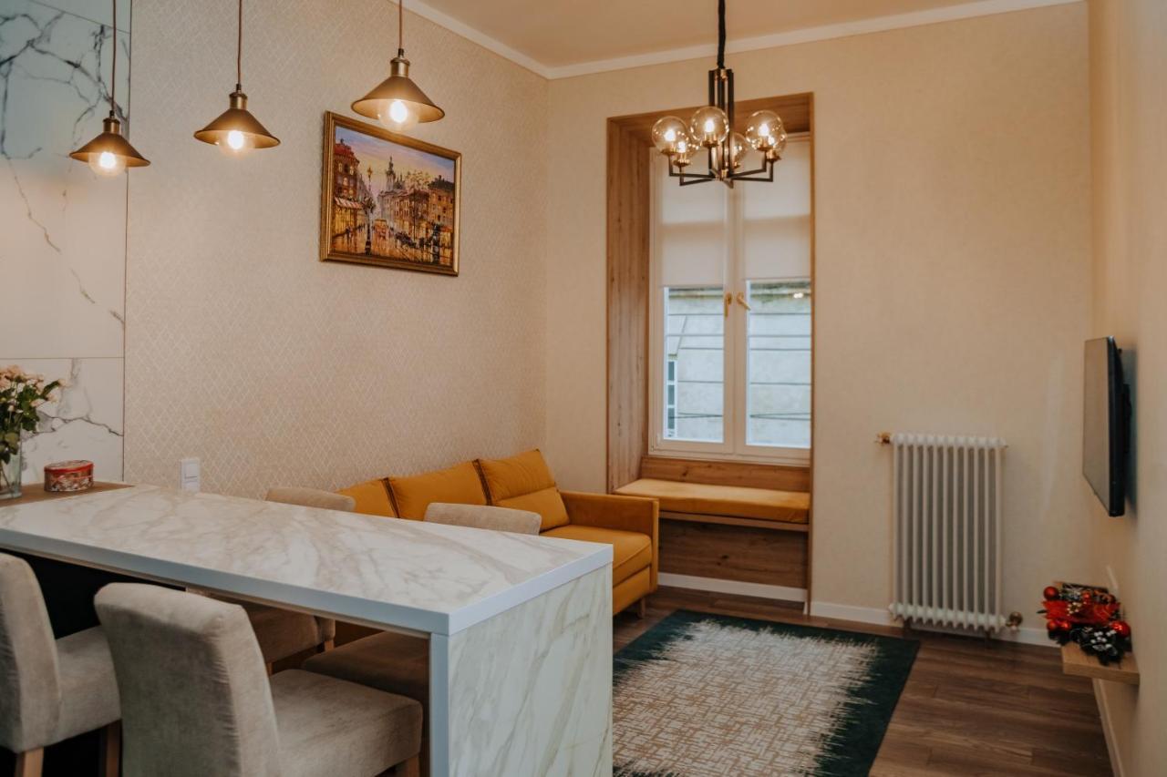 V.I.P Apartments Dominikanos Львов Экстерьер фото